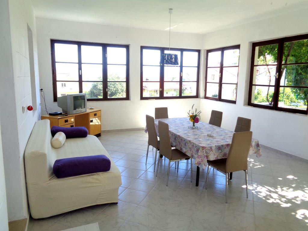 Apartments Skrivaneli เยลซา ภายนอก รูปภาพ